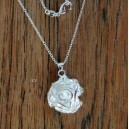Postříbřený náhrdelník růže C1